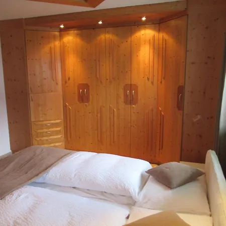 阿兹特公寓酒店